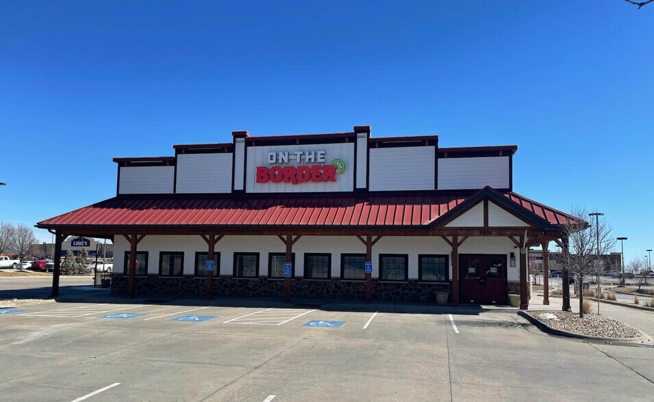 More Photos Of 8810 S 71st Plz, Papillion Restaurant For Lease