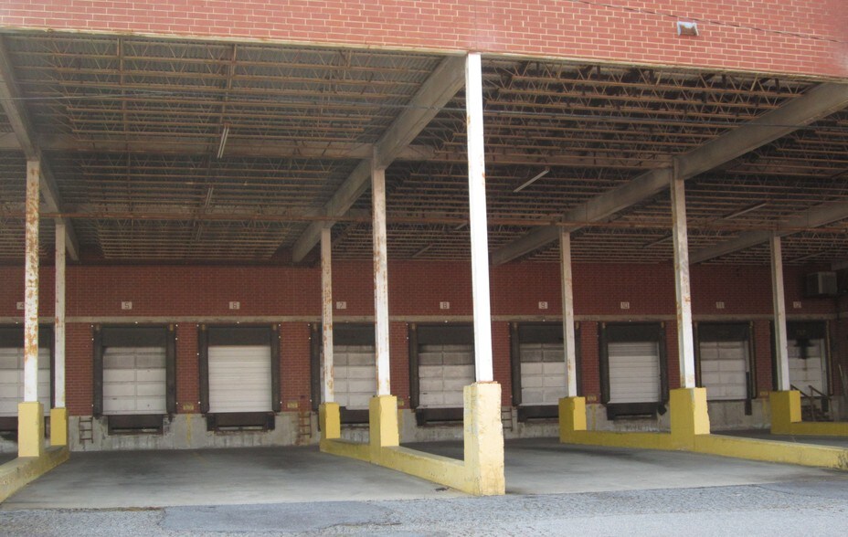 More Photos Of 2424 SW Norwood St, Lenoir Manufacturing For Lease