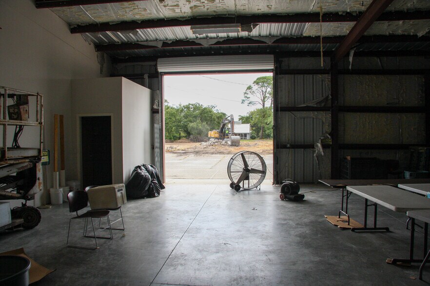 More Photos Of 1301 Government St, Pensacola Flex For Sale