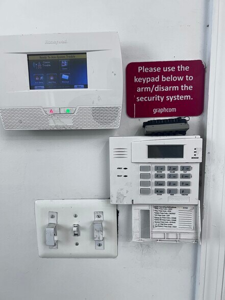 More Photos Of 6008 Fair Oaks Dr, Frederick Showroom For Lease