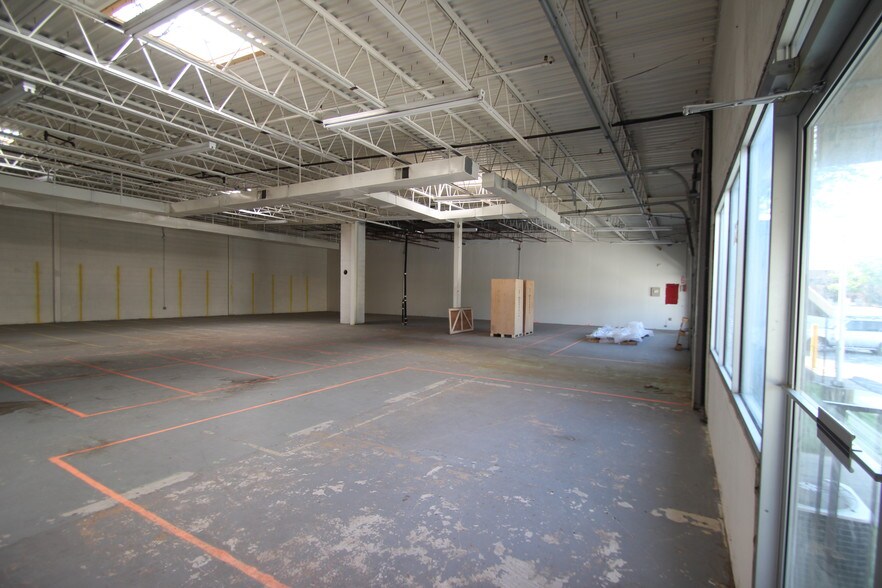 More Photos Of 8565-8637 Grovemont Cir, Gaithersburg Flex For Lease