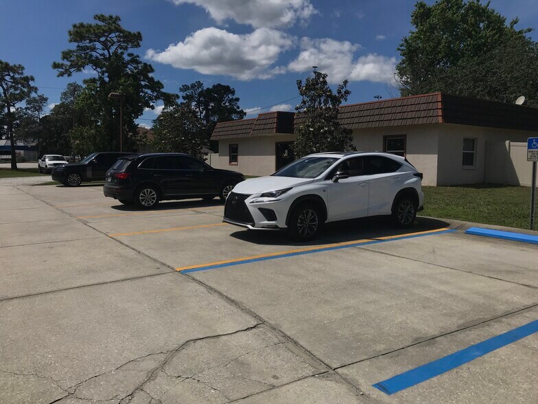 More Photos Of 1101 E Broadway St, Oviedo Office For Lease