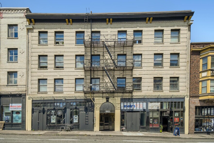 More Photos Of 1951-1967 NW Burnside St, Portland Apartments For Sale