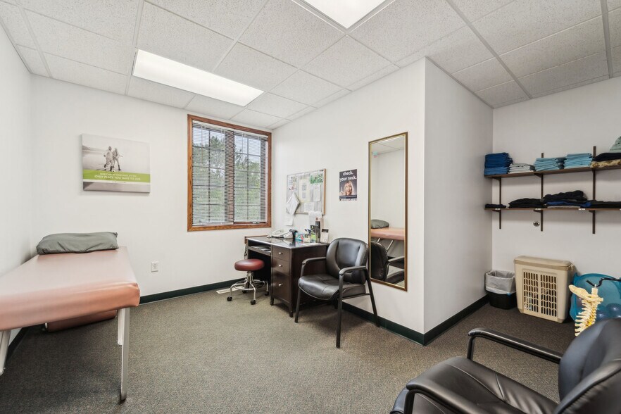 More Photos Of 952 S Park Ave, Fond Du Lac Medical For Sale