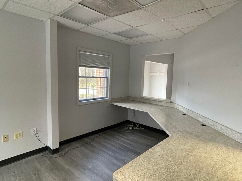 More Photos Of 11325 Pembrooke Sq, Waldorf Medical For Sale