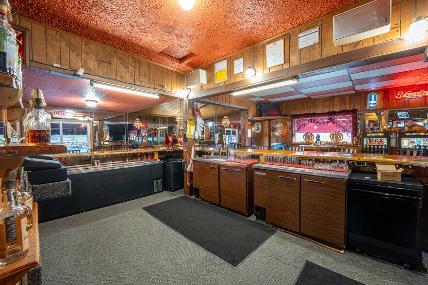 More Photos Of 608 N Chestnut St, Derry Restaurant For Sale