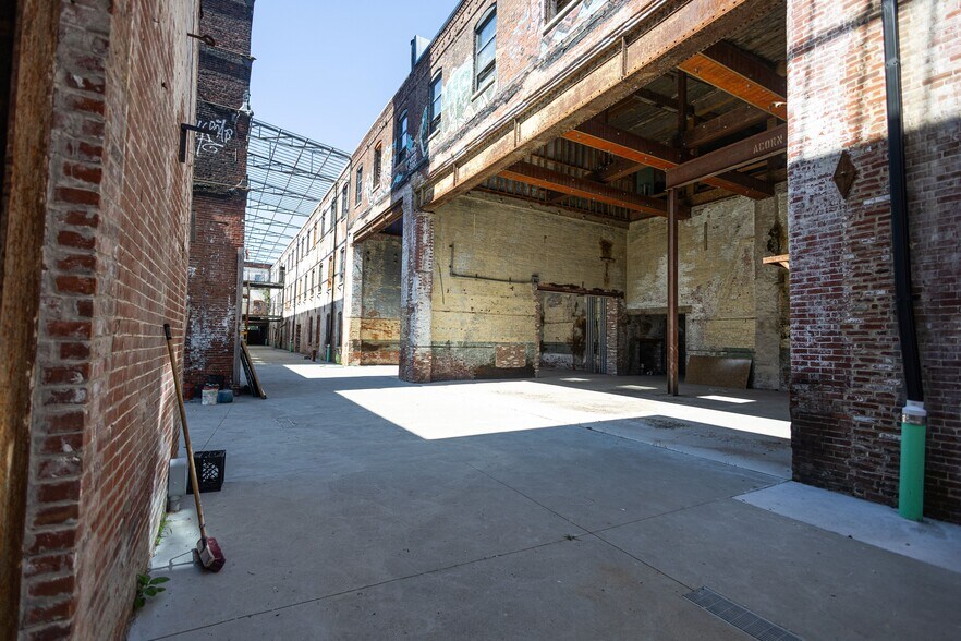 More Photos Of 2155 E Castor Ave, Philadelphia Manufacturing For Lease