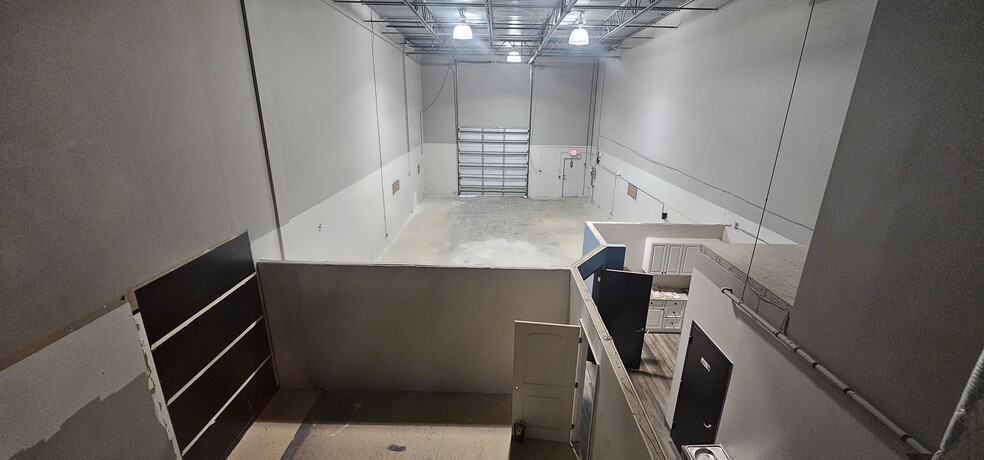 More Photos Of 10501 S Orange Ave, Orlando Light Manufacturing For Sale