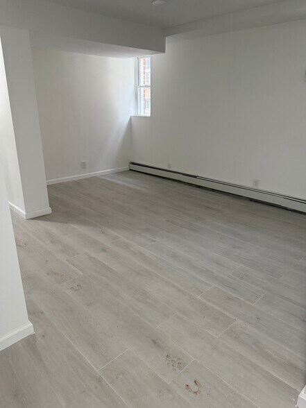More Photos Of 15009 89th St, Howard Beach Office Residential For Lease