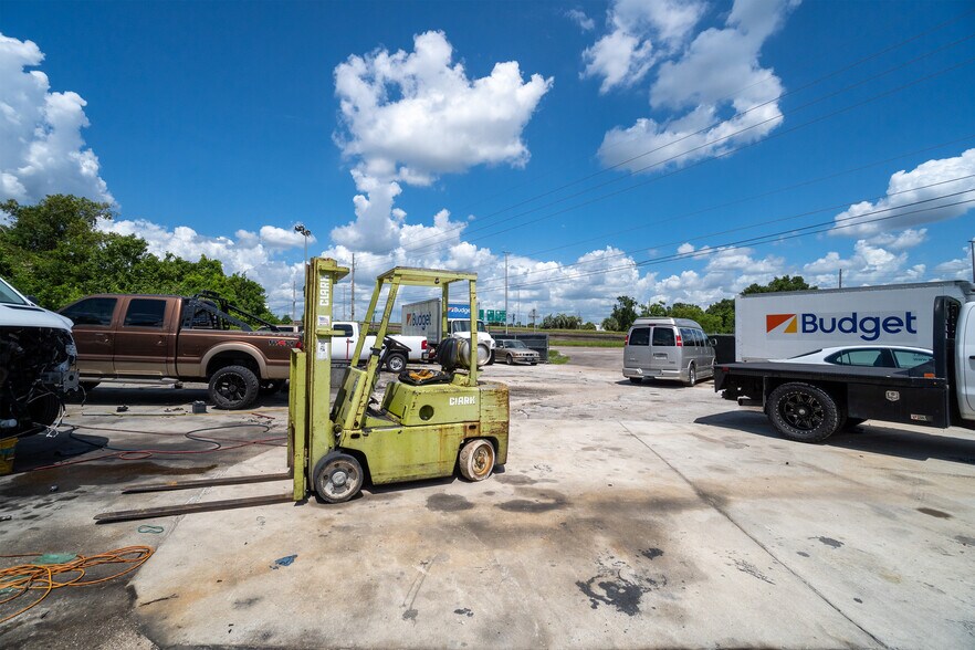 More Photos Of 5507 E Colonial Dr, Orlando Auto Repair For Sale