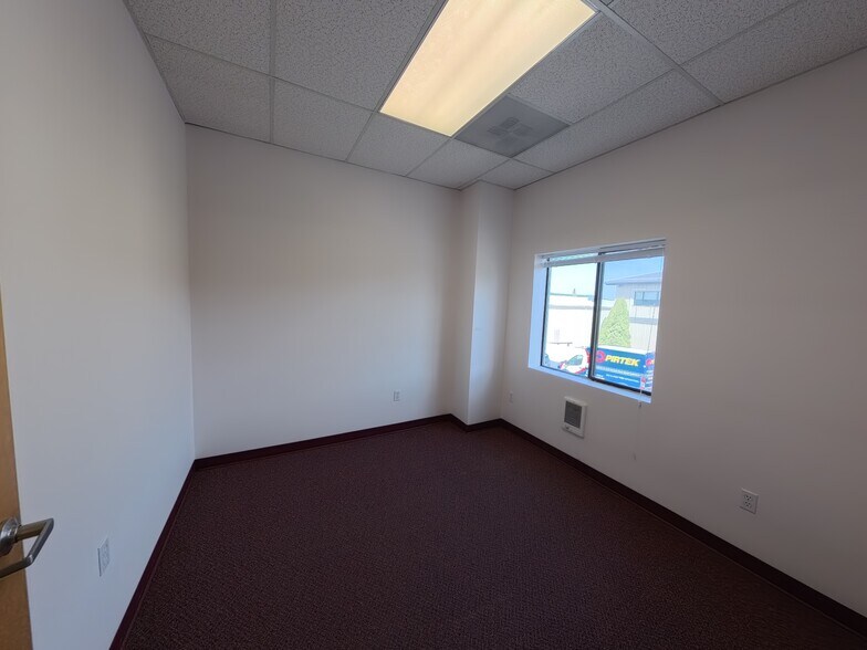 More Photos Of 635 SE Business Way, Bend Showroom For Sale