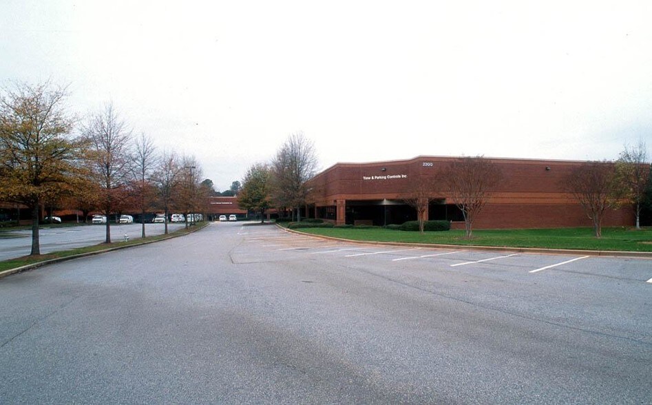 More Photos Of 2200 Norcross Pkwy, Norcross Warehouse For Lease