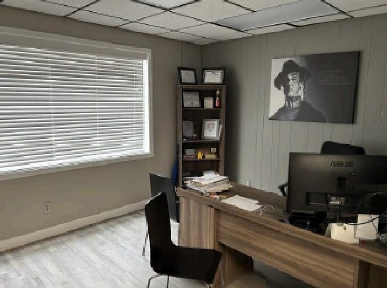 More Photos Of 1625 S 6th St, Springfield Medical For Sale