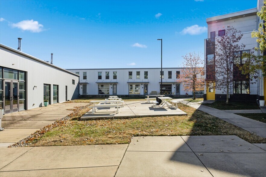 More Photos Of 370 Herron Dr, Nashville Loft Creative Space For Sale