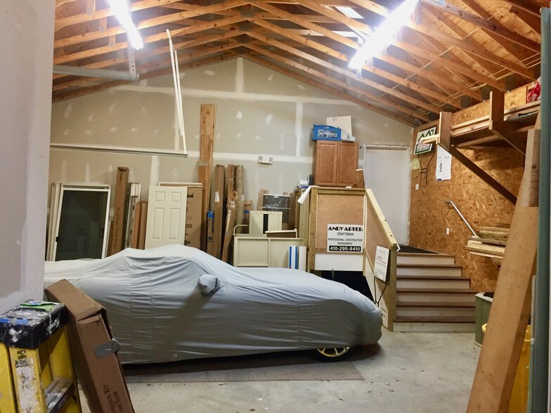 More Photos Of 2109 Forest Dr, Annapolis Showroom For Sale