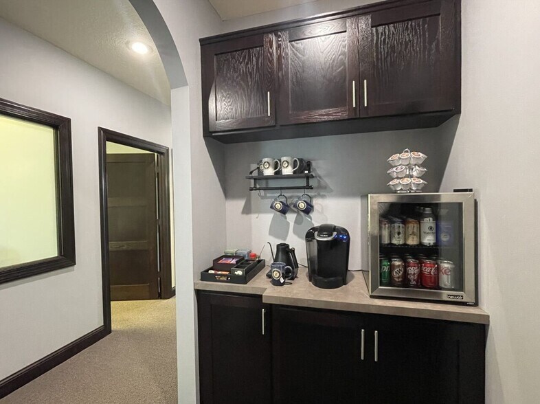 More Photos Of 7935 Stone Creek Dr, Chanhassen Office For Sale