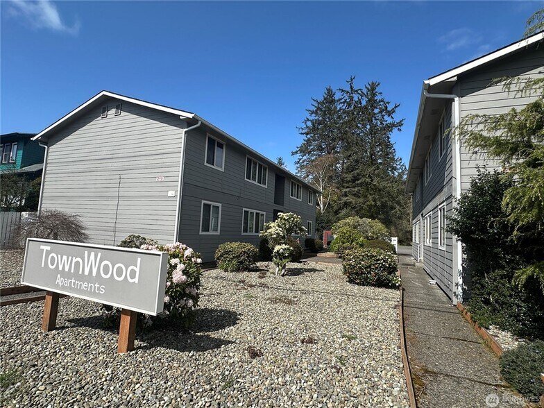 More Photos Of 210 Spruce St E, Ilwaco Apartments For Sale