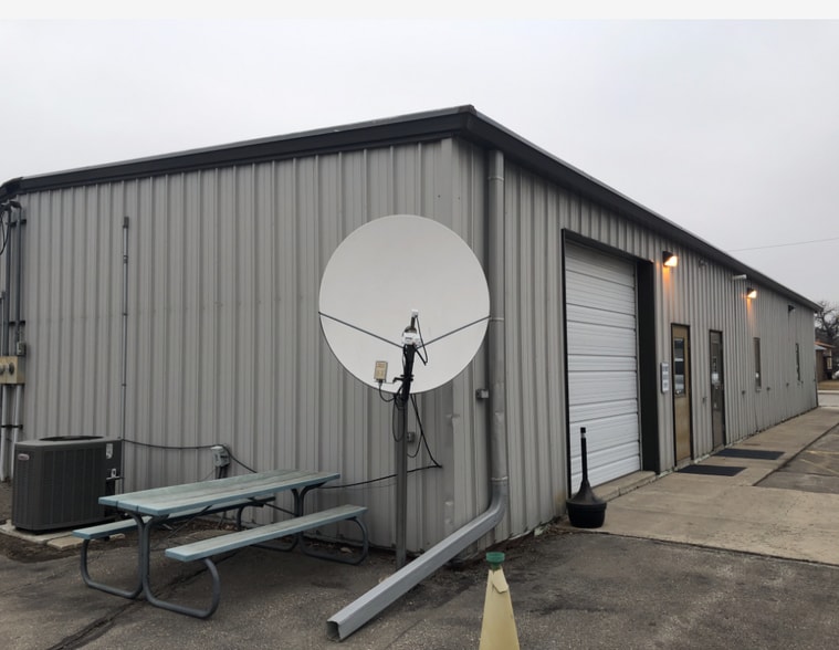 More Photos Of 172 W Stutsman St, Pembina Light Manufacturing For Sale