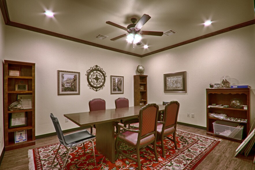 More Photos Of 13913 Technology Dr, Oklahoma City Office For Sale