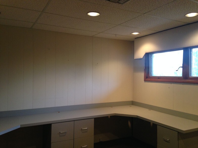 More Photos Of 737 Main St, Lumberton Office For Sale