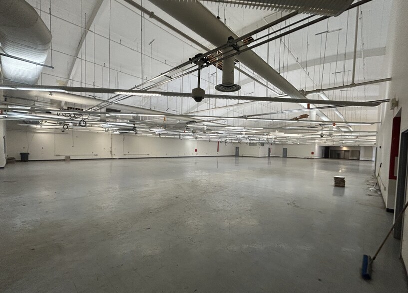 More Photos Of 1209 Towanda Ave, Bloomington General Retail For Sale