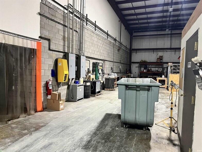 More Photos Of 3471 N Union Dr, Olney Warehouse For Sale