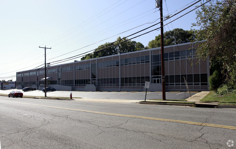 More Photos Of 5400 Port Royal Rd, Springfield Research And Development For Lease