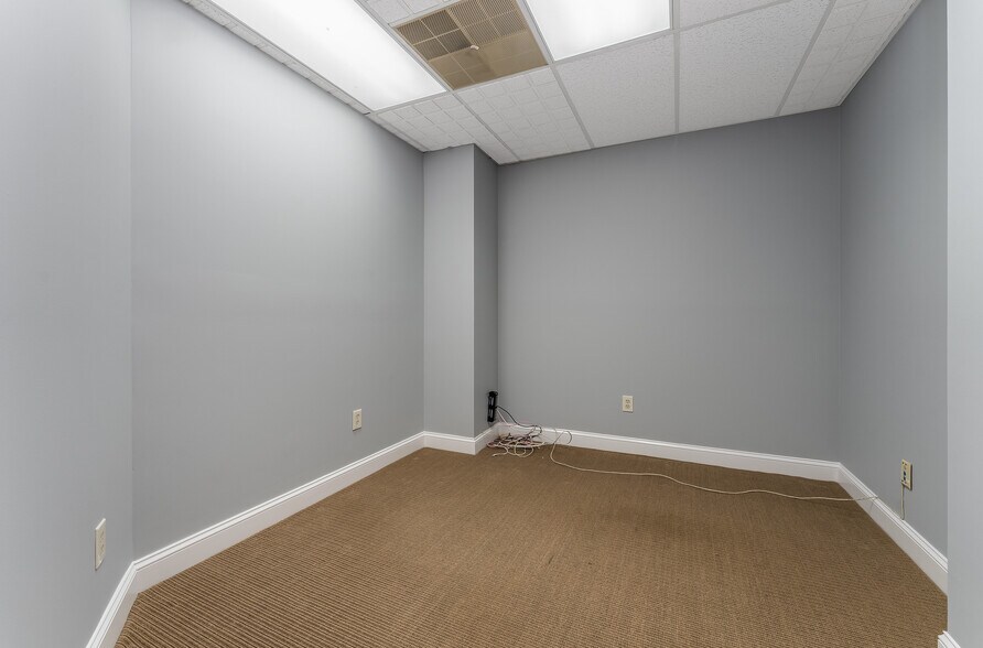 More Photos Of 490 Schooleys Mountain Rd, Hackettstown Medical For Sale