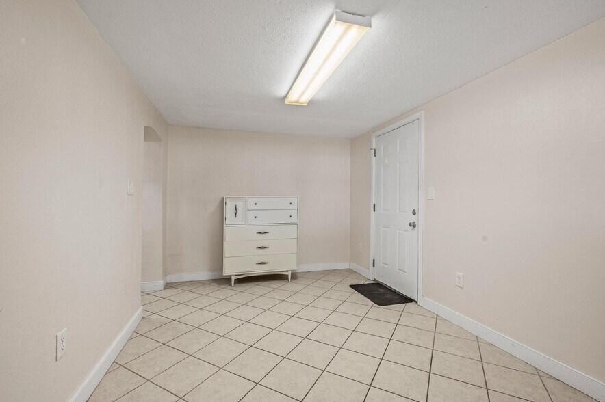 More Photos Of 9225 N Palafox St, Pensacola Office Residential For Sale