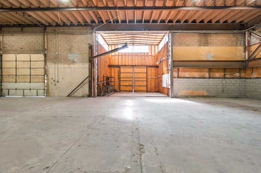 More Photos Of 122 Navajo St, Salt Lake City Manufacturing For Lease