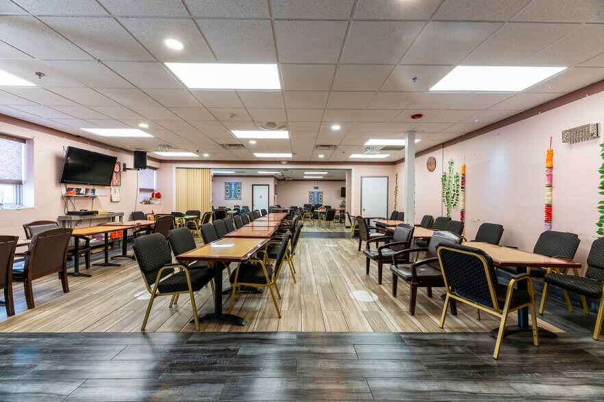 More Photos Of 1501 Livingston Ave, North Brunswick Medical For Lease