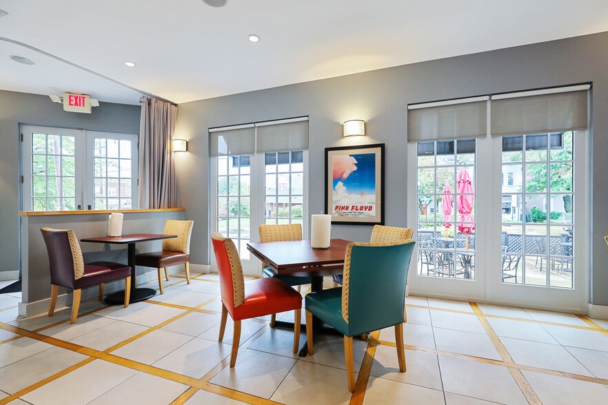 More Photos Of 34 W Merchant St, Audubon Restaurant For Sale