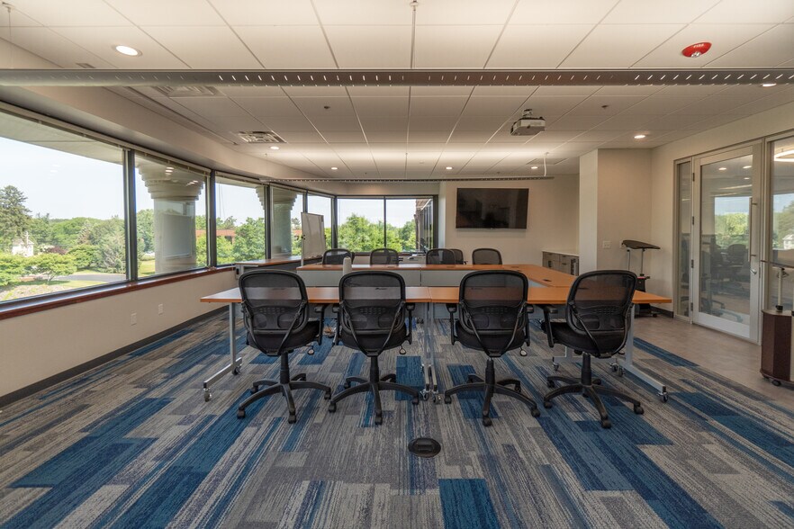 More Photos Of 1120 Pittsford Victor Rd, Pittsford Office For Sale