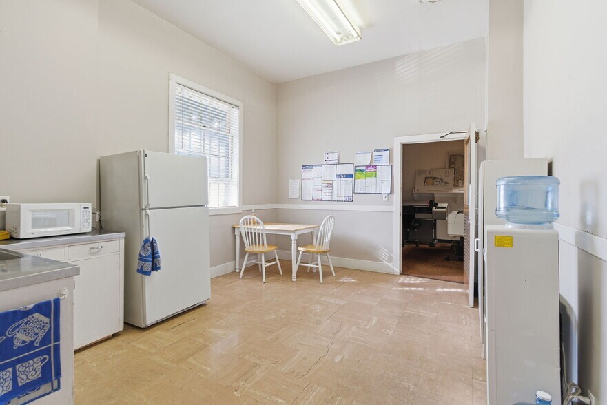 More Photos Of 1025 Central Ave, Tracy Medical For Sale