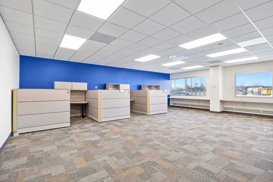 More Photos Of 1615 Commerce Pky, Bloomington Office For Sale