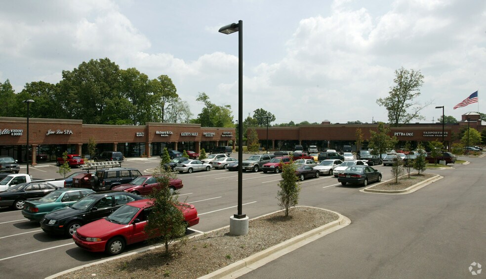 More Photos Of 2150 W Poplar Ave, Collierville Storefront Retail Office For Lease