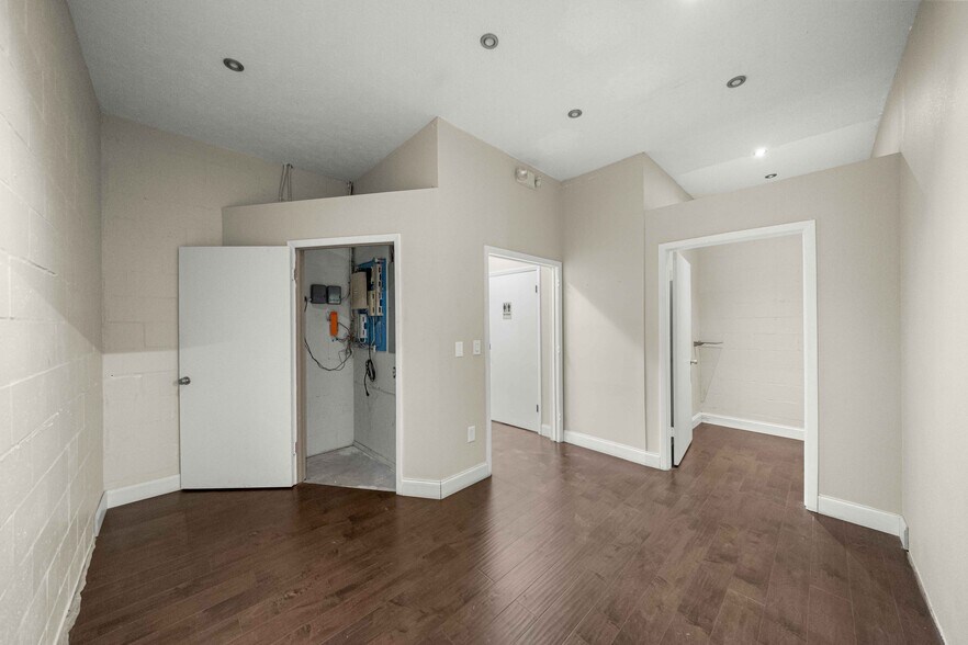 More Photos Of 1020 NE 5th St, Crystal River Unknown For Lease