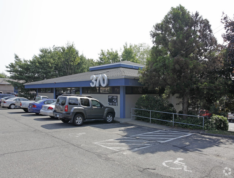 More Photos Of 370 Boston Post Rd, Orange Office For Lease