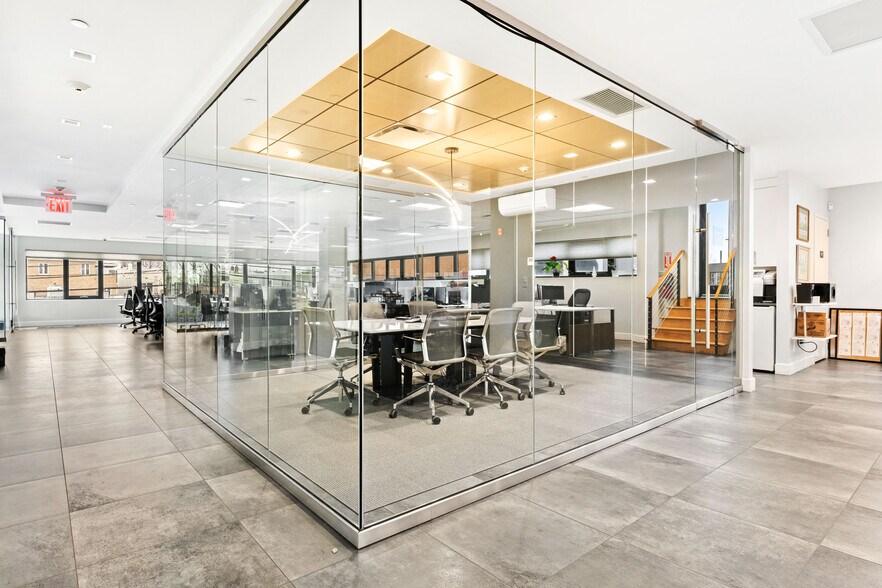 More Photos Of 33-53 62nd St, Woodside Warehouse For Lease