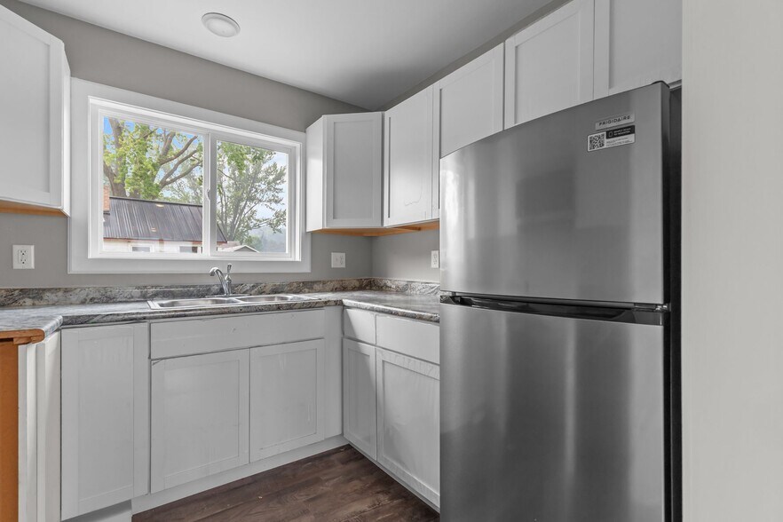 More Photos Of 138 E Front St, Marquette Trailer Camper Park For Sale