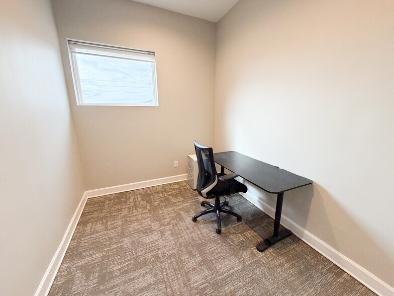 More Photos Of 327 S County Highway 393, Santa Rosa Beach Coworking Space