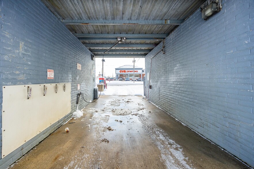 More Photos Of 10408 Northfield Rd, Northfield Carwash For Sale