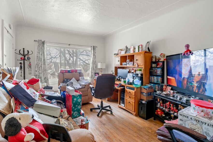 More Photos Of 1205 Garfield Ave, Lincoln Park Apartments For Sale
