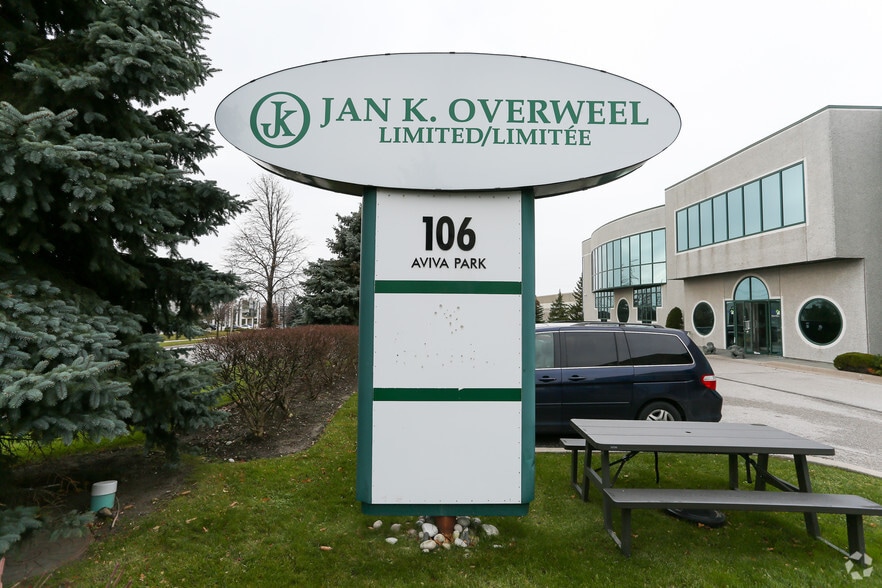 More Photos Of 106 Aviva Park Dr, Vaughan Manufacturing For Lease