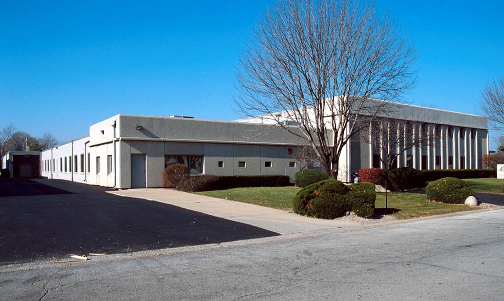 More Photos Of 426 S Westgate St, Addison Self Storage For Lease