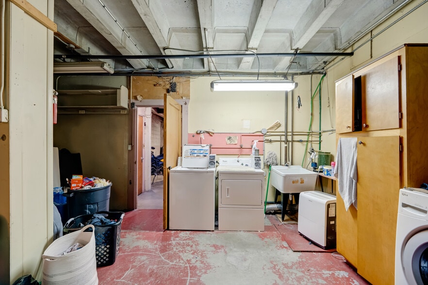 More Photos Of 2510-2512 Colby Ave, Everett Storefront Retail Office For Sale