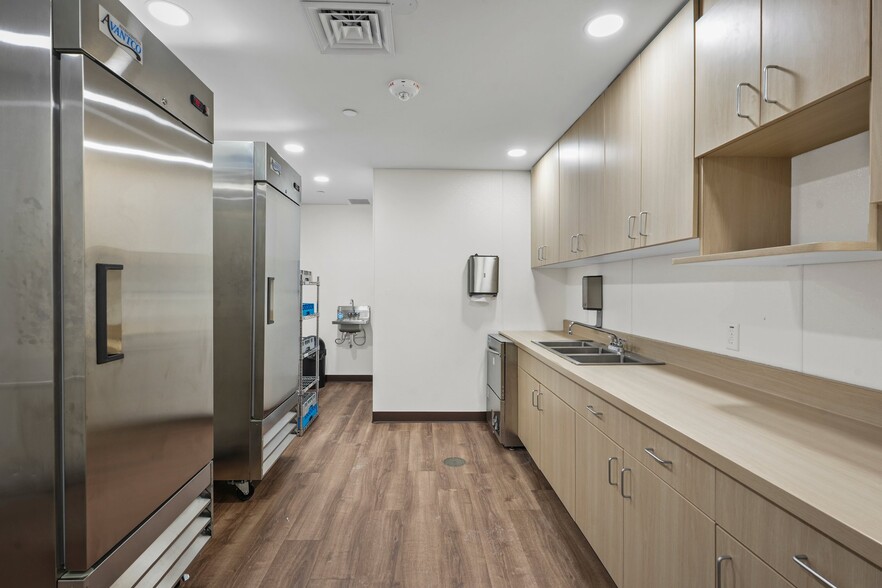 More Photos Of 7610 Mineral Point Rd, Madison Daycare Center For Lease