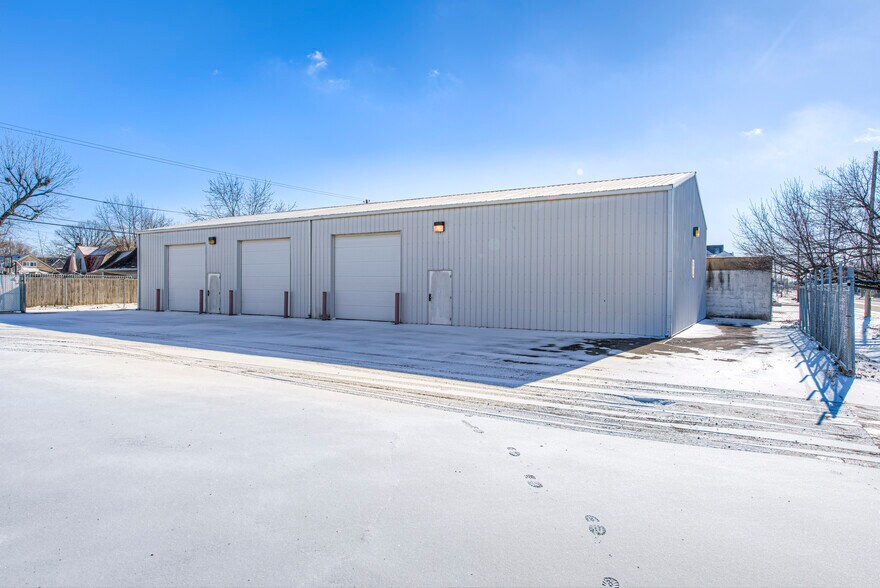 More Photos Of 241 S State Ave, Indianapolis Warehouse For Sale