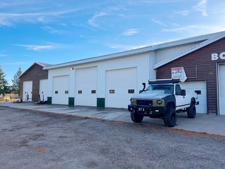 More Photos Of 7300 MN-6, Remer Auto Repair For Sale