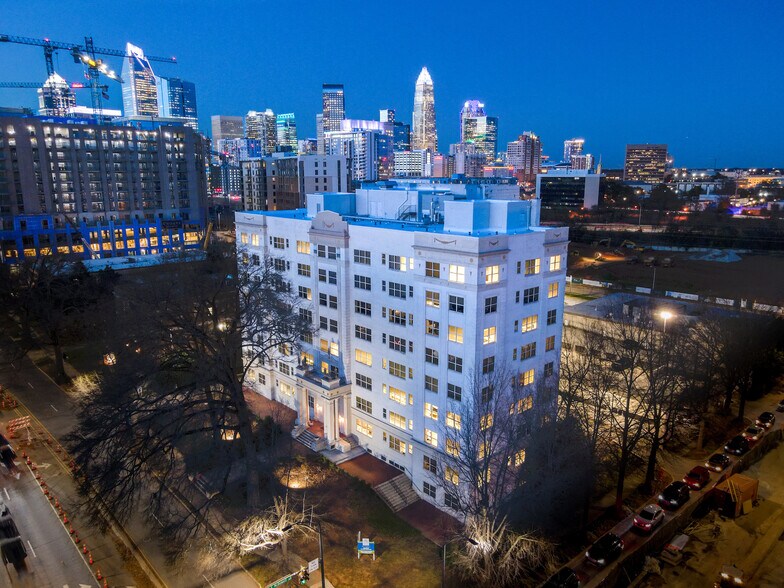 More Photos Of 831 E Morehead St, Charlotte Office For Lease